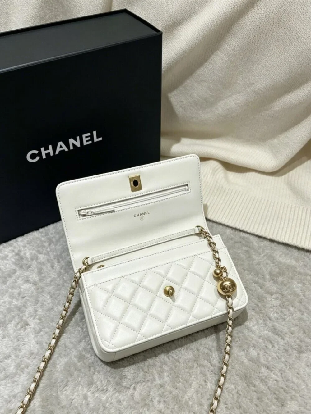 CHANEL Wallet on Chain  with Pearl Crush Ball